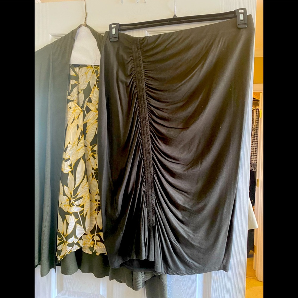 Vince Camuto Olive pencil skirt XL